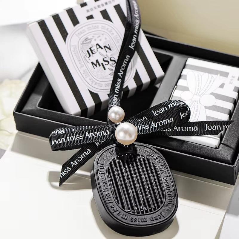 Car Aromatherapy Long Lasting Fragrance Car Perfume Interior High-End Decoration Home Bedroom Wardrobe Fragrance Pendant Perfume